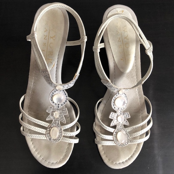 Sandals - Picture 4 of 5